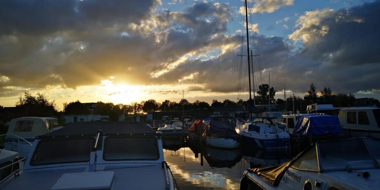 C'Est La Vie Houseboat Ξενοδοχείο Nederhorst den Berg Εξωτερικό φωτογραφία